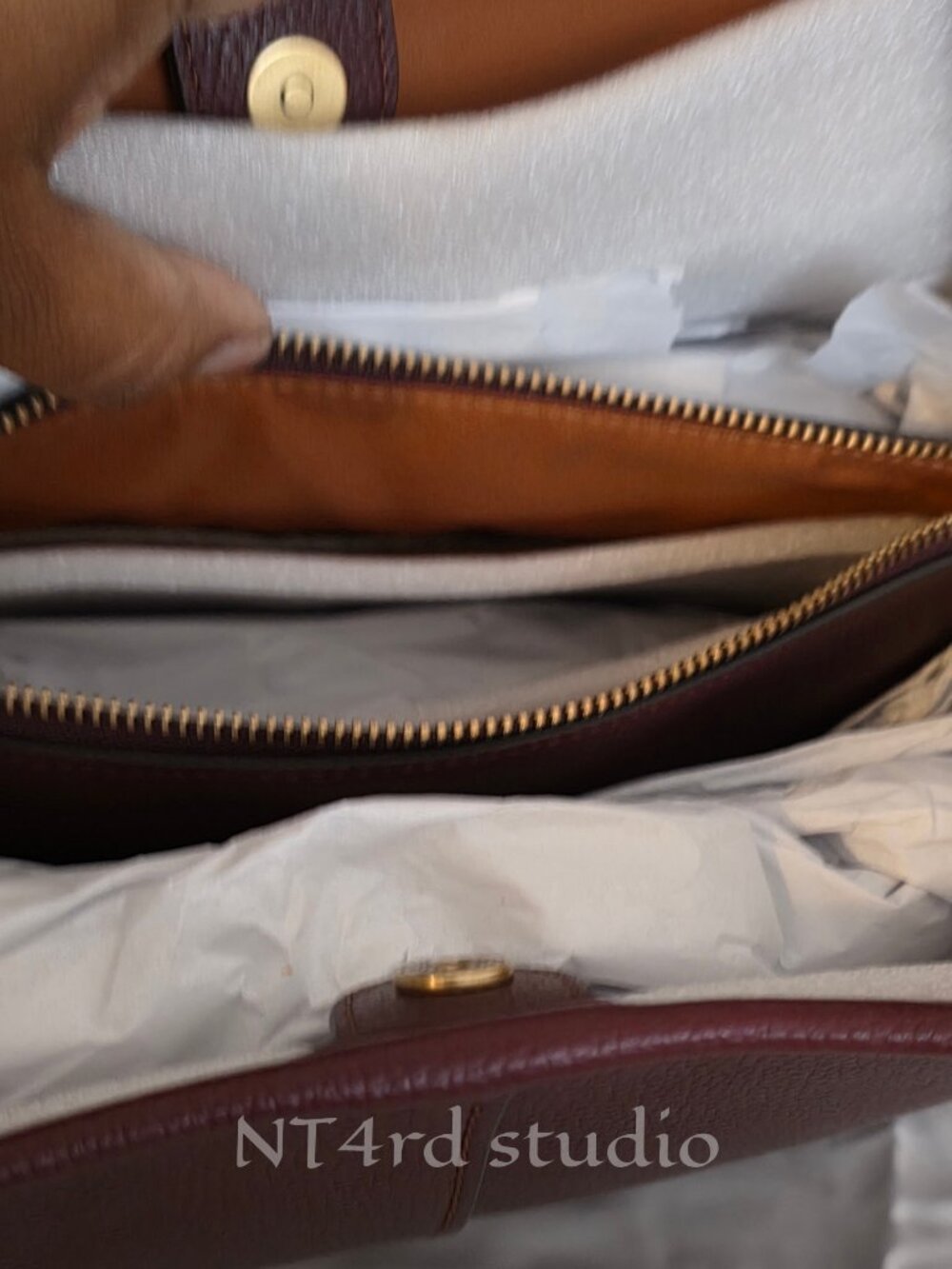 Coach Lana shoulder bag in merlot - Picture 2 of 7